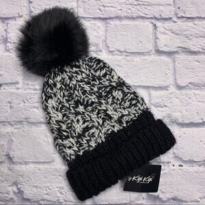 Kyi Kyi Canada Wool Blend Pompom Hat in Black/White